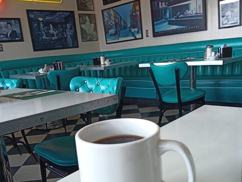 Ozzie's Diner interior