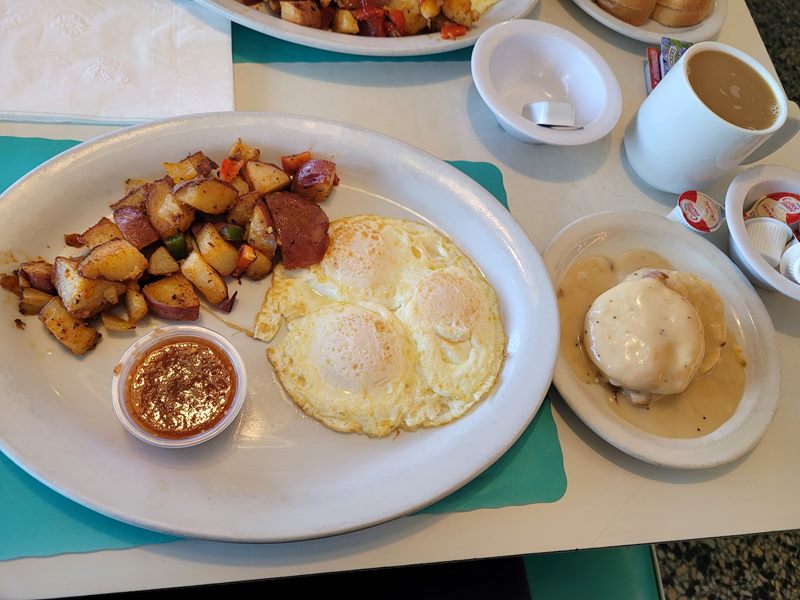 Ozzie's Diner food